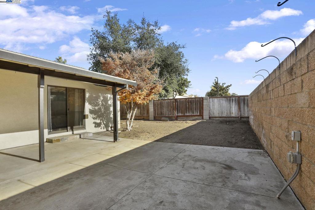 1312 Wylmawood Ln, Modesto, CA 95355