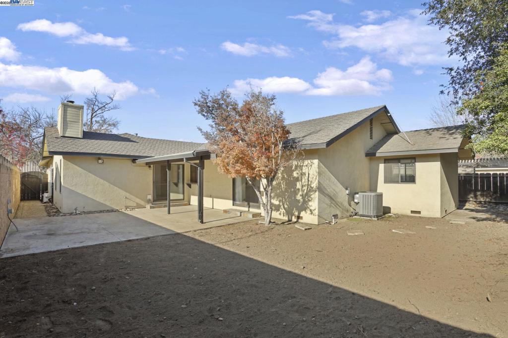 1312 Wylmawood Ln, Modesto, CA 95355