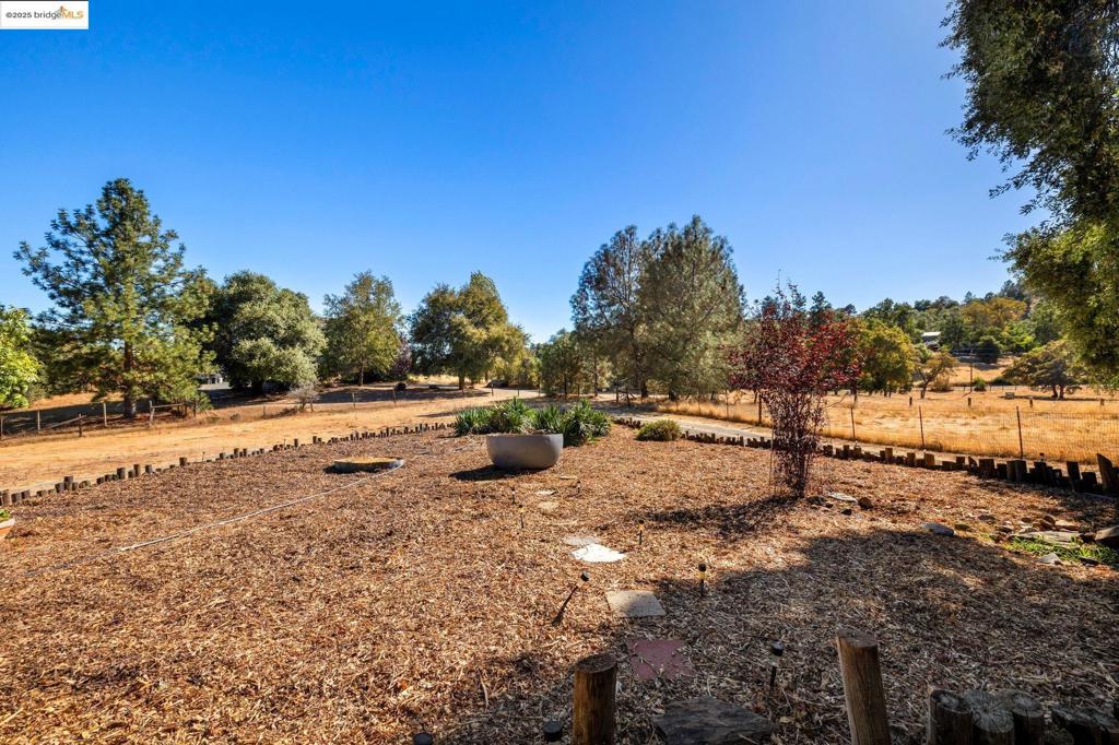 18035 Woodham Carne Rd, Sonora, CA 95370