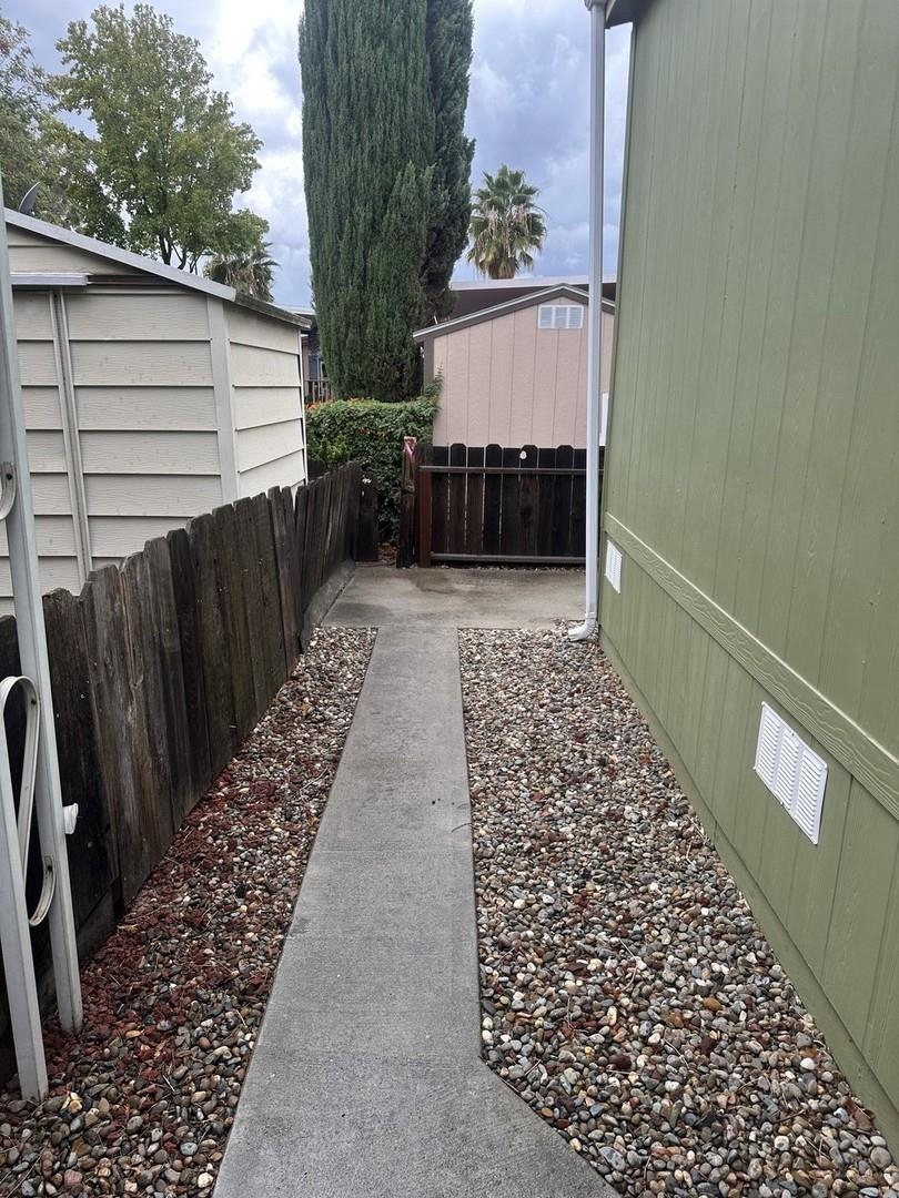 145 Dory LN, Modesto, CA 95356