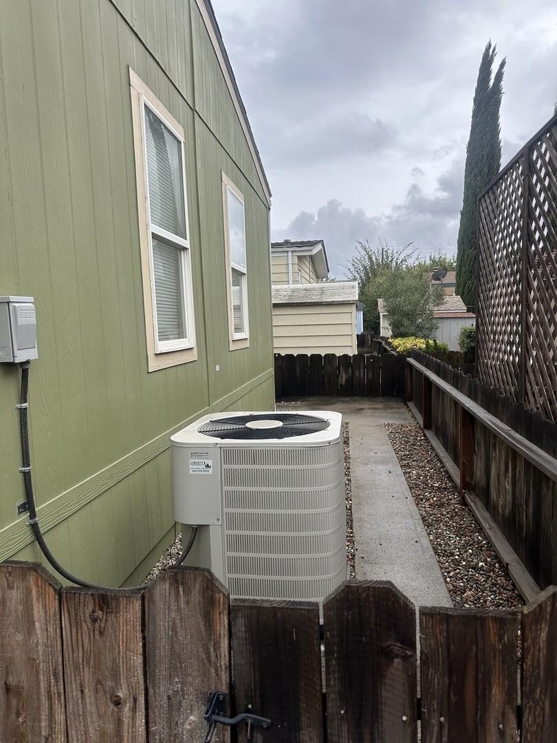 145 Dory LN, Modesto, CA 95356