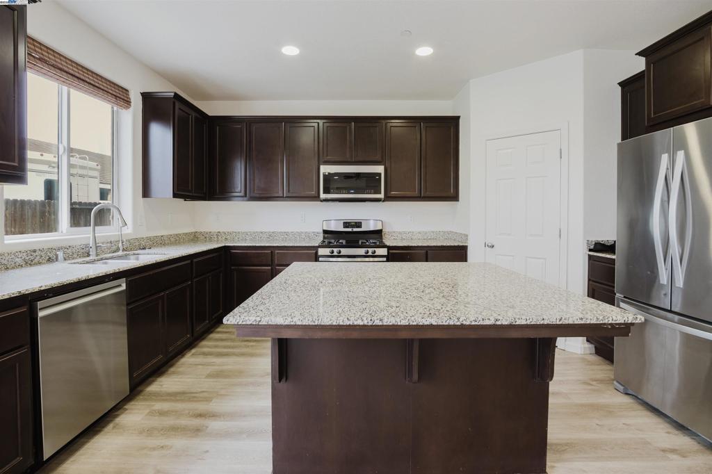 941 Haycastle Ct, Newman, CA 95360