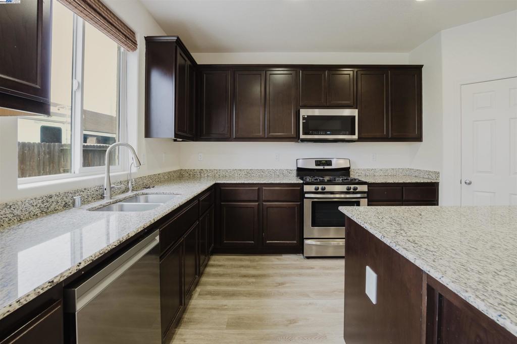 941 Haycastle Ct, Newman, CA 95360