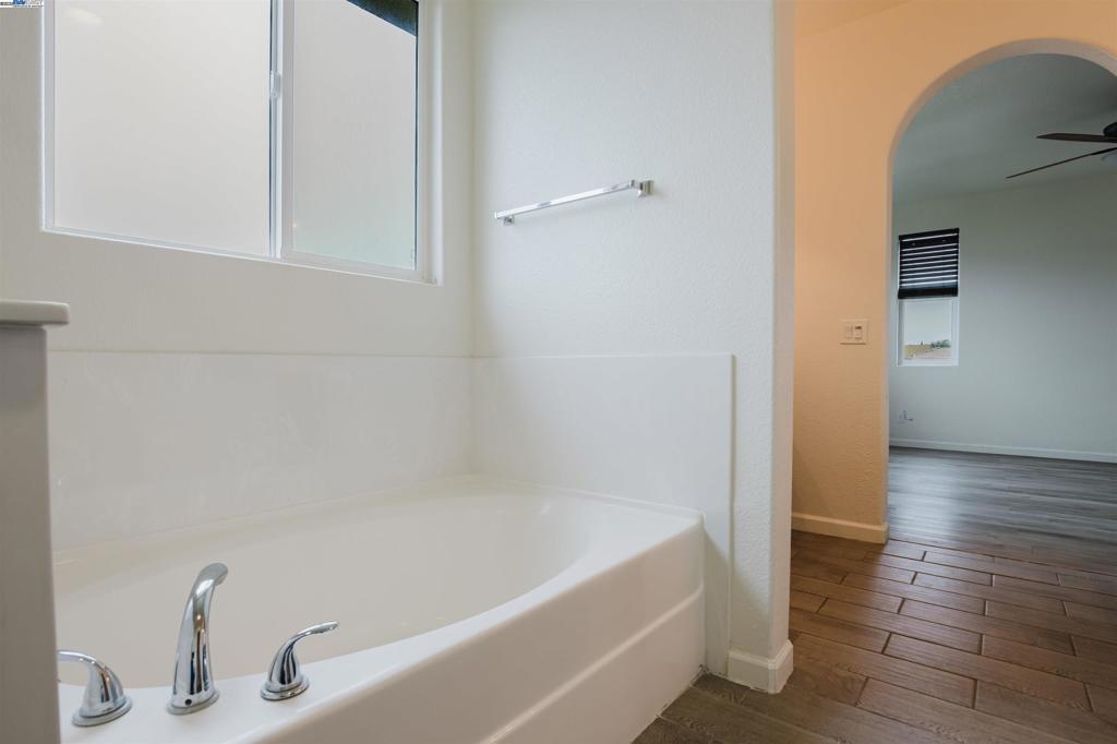 941 Haycastle Ct, Newman, CA 95360