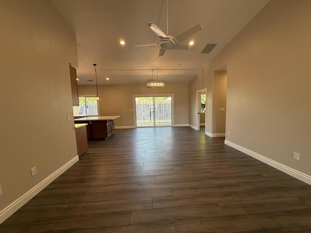 130 Mcgregor St, Merced, CA 95341