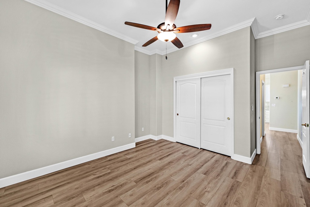 129 Little Johns Creek Dr, Oakdale, CA 95361