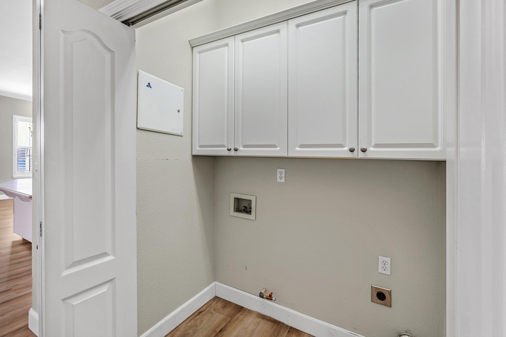 129 Little Johns Creek Dr, Oakdale, CA 95361