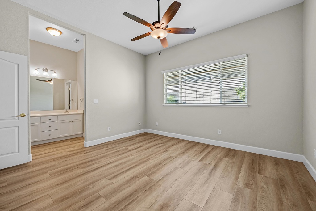 129 Little Johns Creek Dr, Oakdale, CA 95361