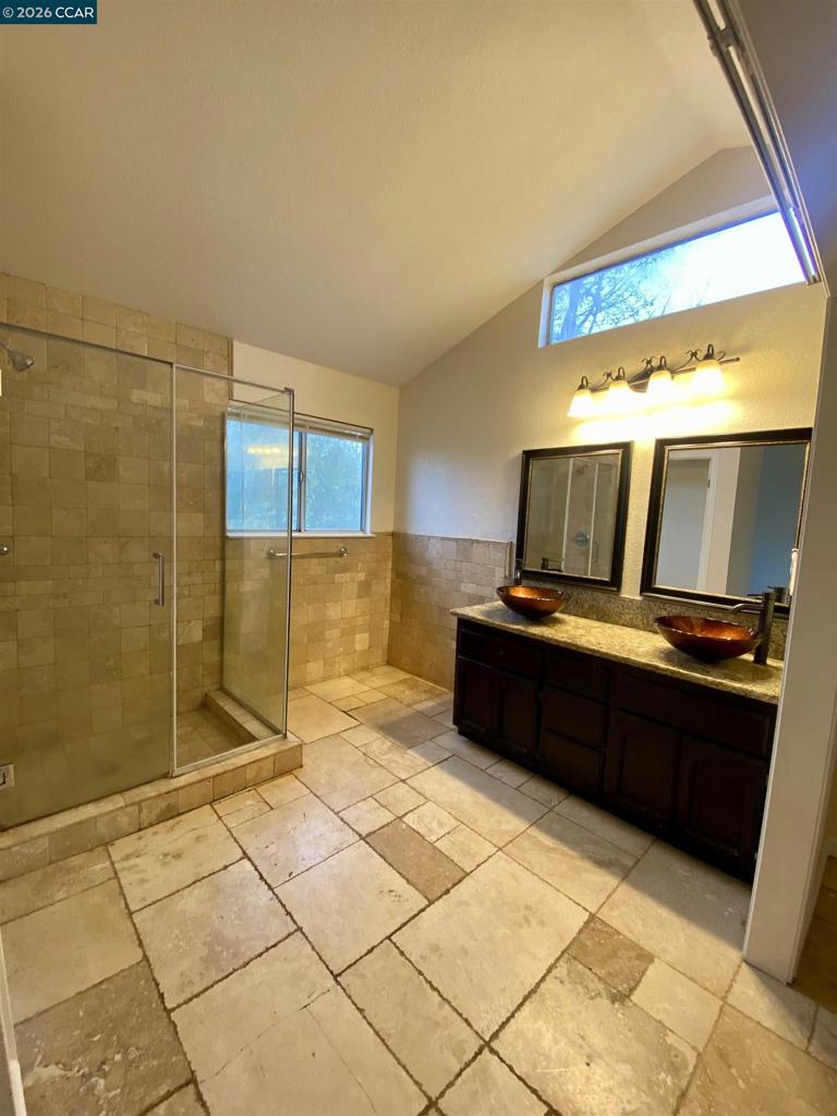 1729 Alum Rock Ct, Modesto, CA 95358