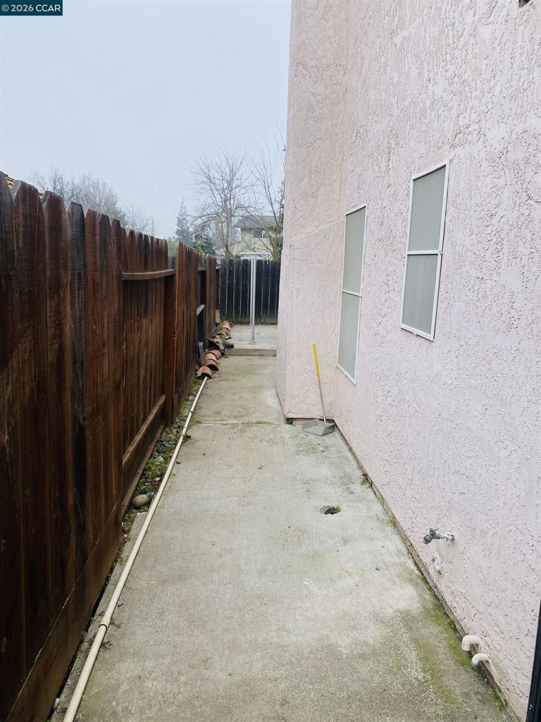 1729 Alum Rock Ct, Modesto, CA 95358