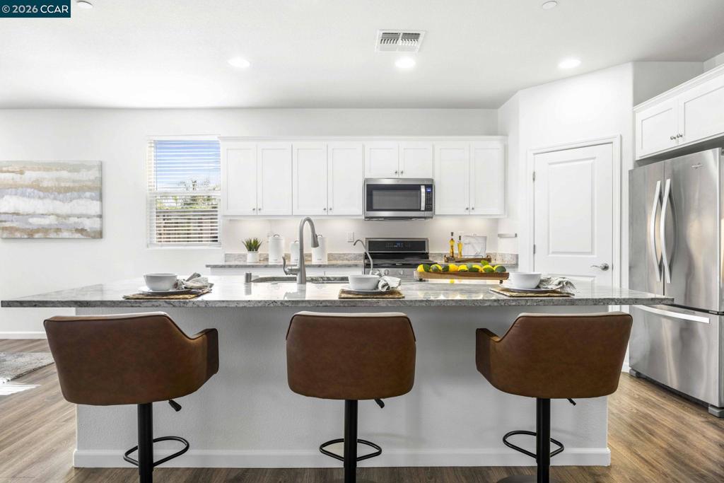 951 951 Dainty Ave, Brentwood (CC), CA 94513-1205