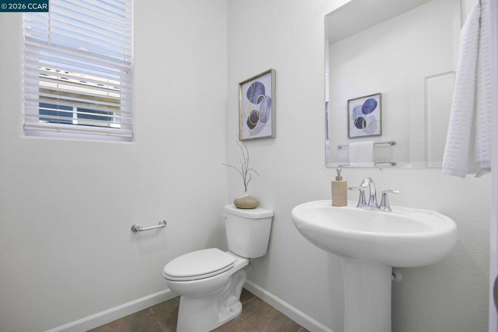 951 951 Dainty Ave, Brentwood (CC), CA 94513-1205