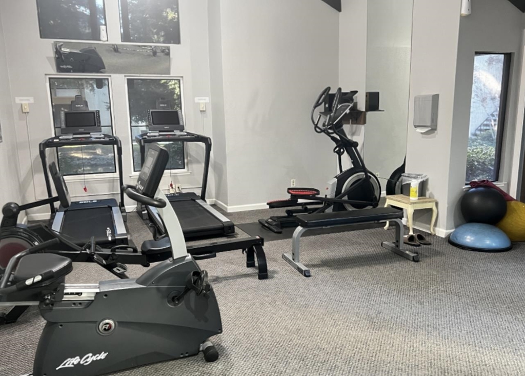 3701 Colonial Dr #36, Modesto, CA 95356