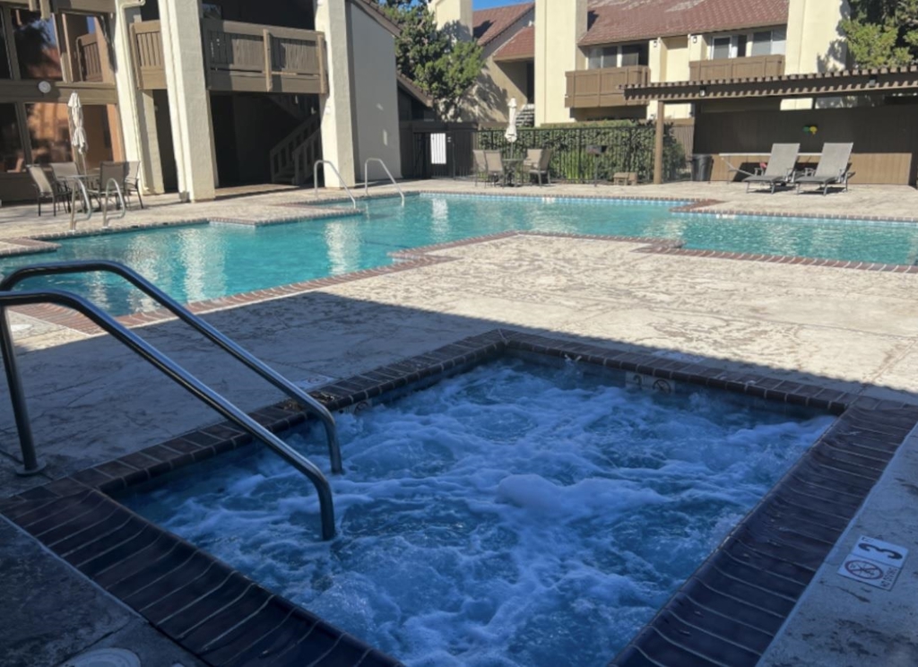 3701 Colonial Dr #36, Modesto, CA 95356