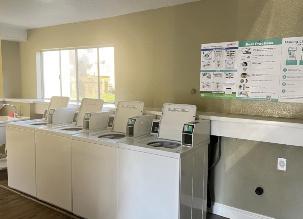 3701 Colonial Dr #36, Modesto, CA 95356