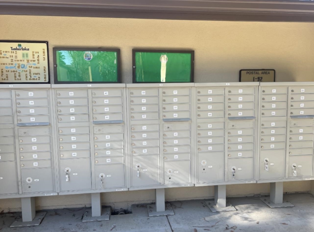 3701 Colonial Dr #36, Modesto, CA 95356