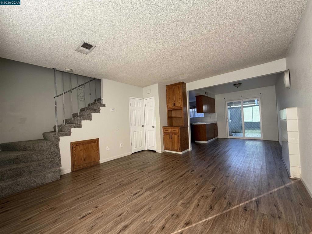 1648 W North Bear Creek Dr, Merced, CA 95348