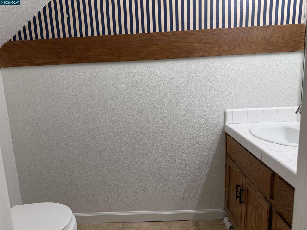 1648 W North Bear Creek Dr, Merced, CA 95348