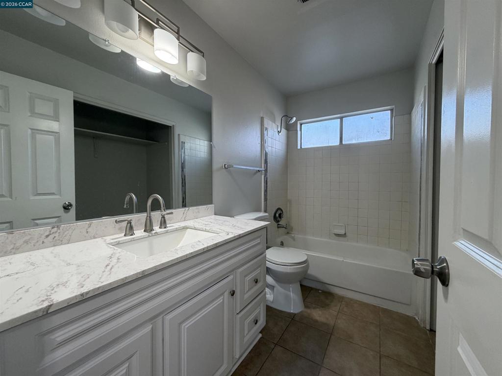 1648 W North Bear Creek Dr, Merced, CA 95348