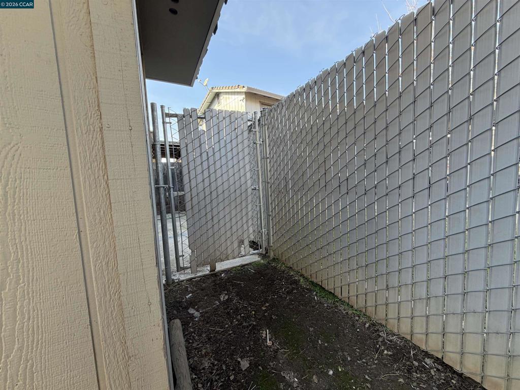 1648 W North Bear Creek Dr, Merced, CA 95348