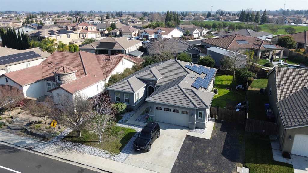 1110 1110 Clearwater Creek Blvd, Manteca, CA 95336