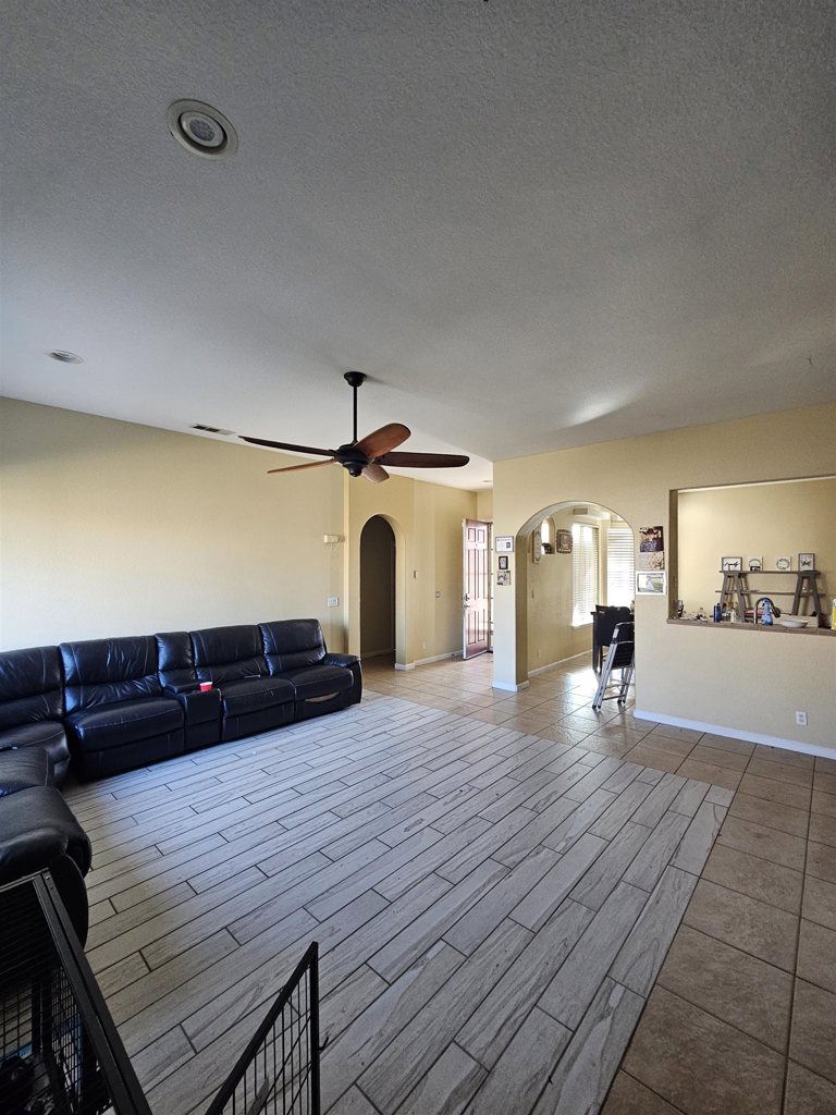 537 Bonanza Dr, Newman, CA 95360