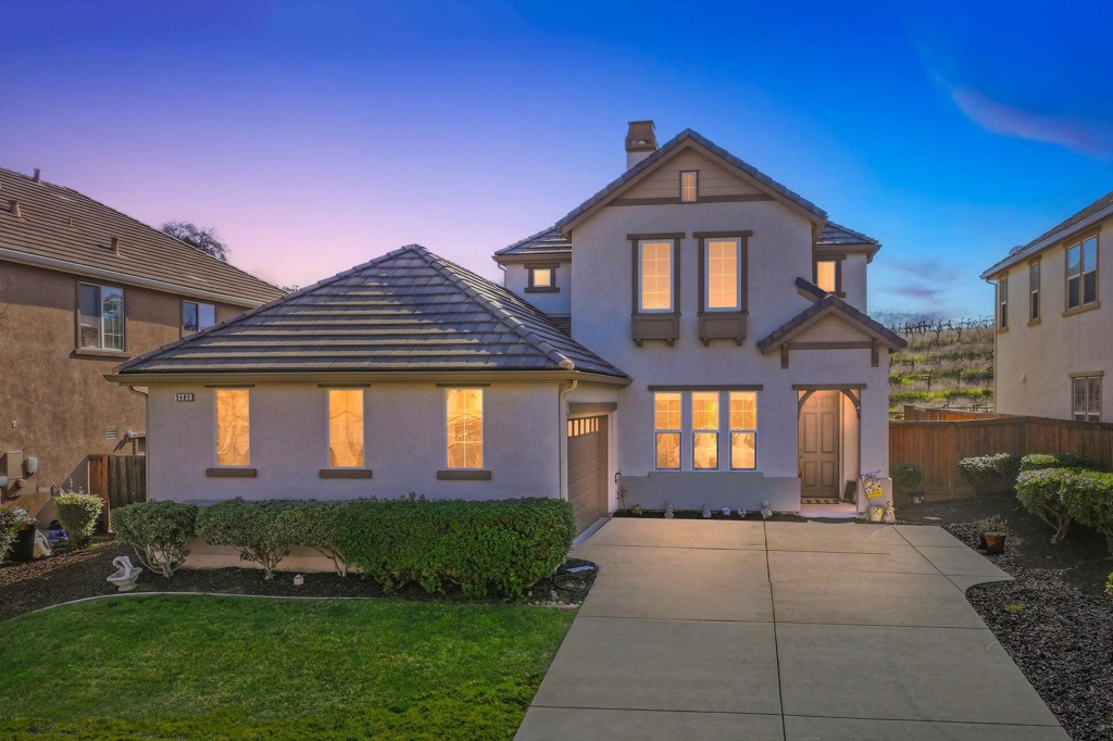 9489 9489 California Oak Cir, Patterson, CA 95363