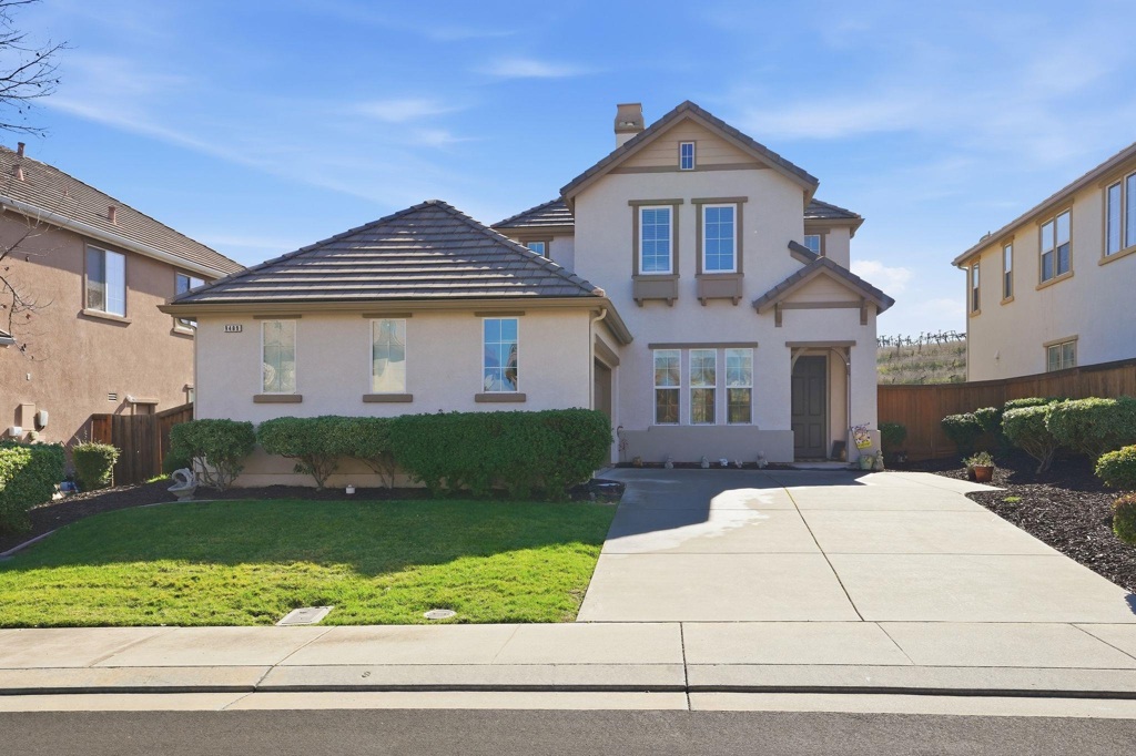 9489 9489 California Oak Cir, Patterson, CA 95363