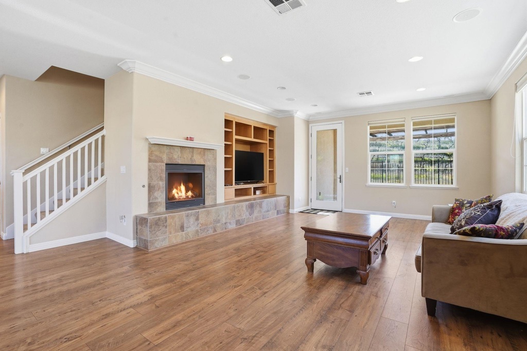 9489 9489 California Oak Cir, Patterson, CA 95363