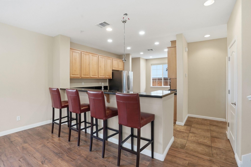 9489 9489 California Oak Cir, Patterson, CA 95363