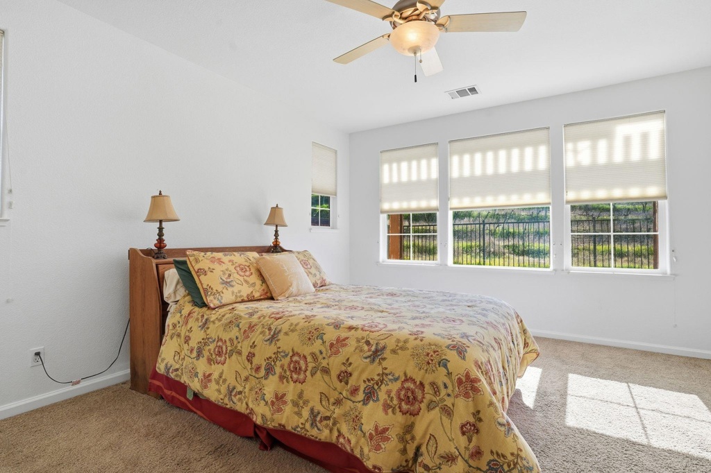 9489 9489 California Oak Cir, Patterson, CA 95363