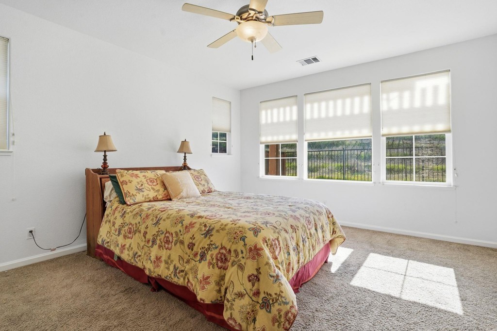 9489 9489 California Oak Cir, Patterson, CA 95363