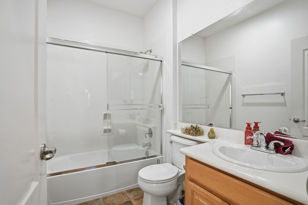 9489 9489 California Oak Cir, Patterson, CA 95363