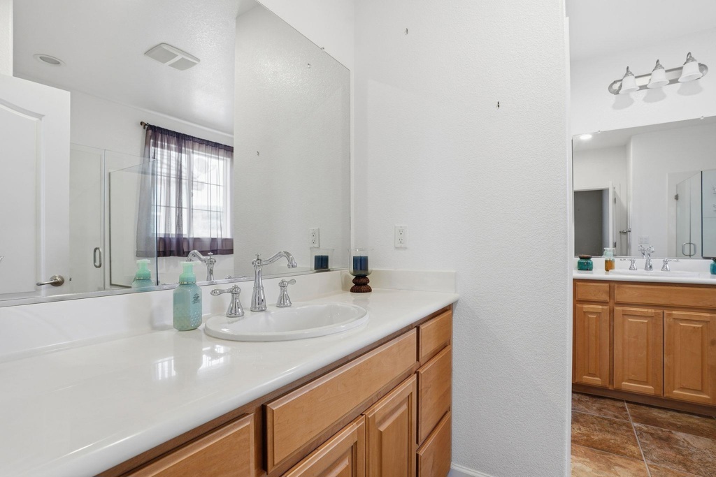 9489 9489 California Oak Cir, Patterson, CA 95363