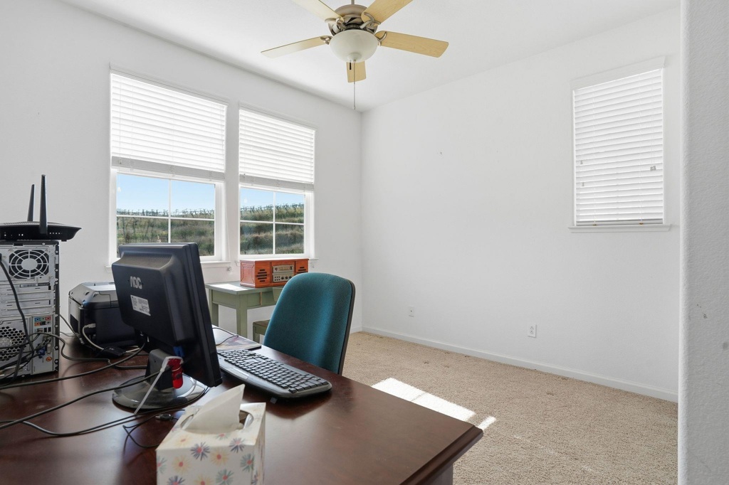 9489 9489 California Oak Cir, Patterson, CA 95363