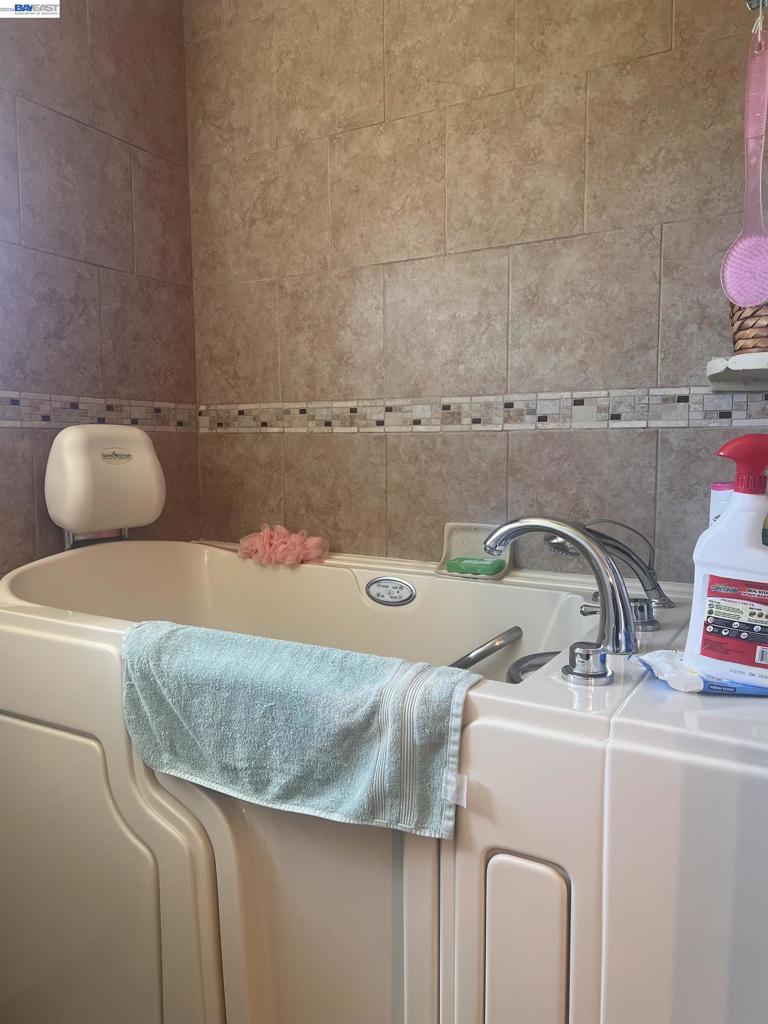 4820 MCNARY COURT, Modesto, CA 95357