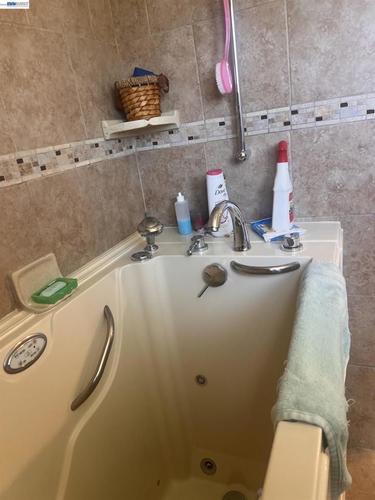 4820 MCNARY COURT, Modesto, CA 95357