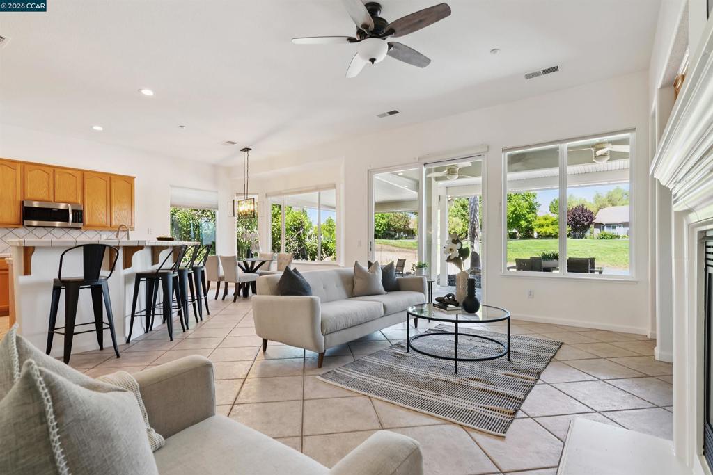 595 595 Pomona Dr, Brentwood (CC), CA 94513