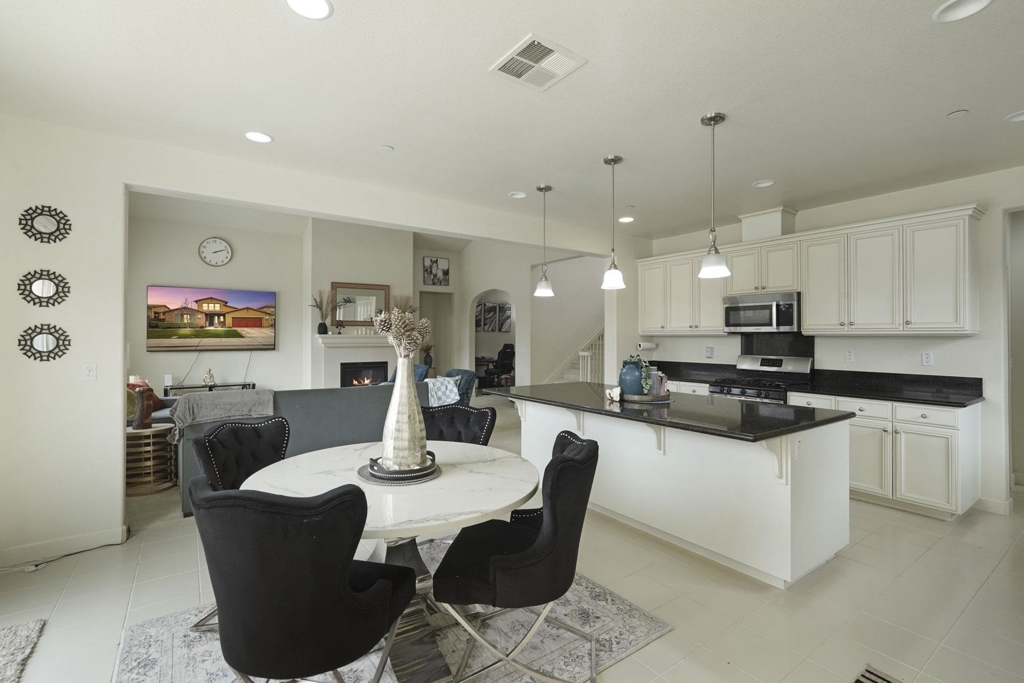 1140 1140 Duomo Way, Manteca, CA 95337