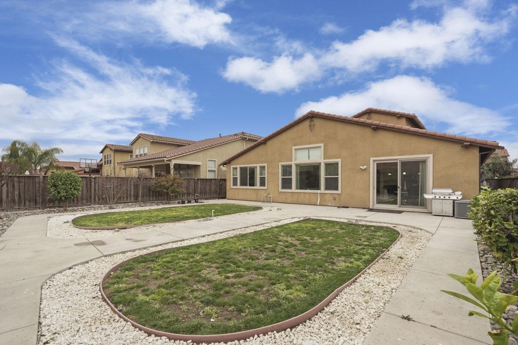 1140 1140 Duomo Way, Manteca, CA 95337