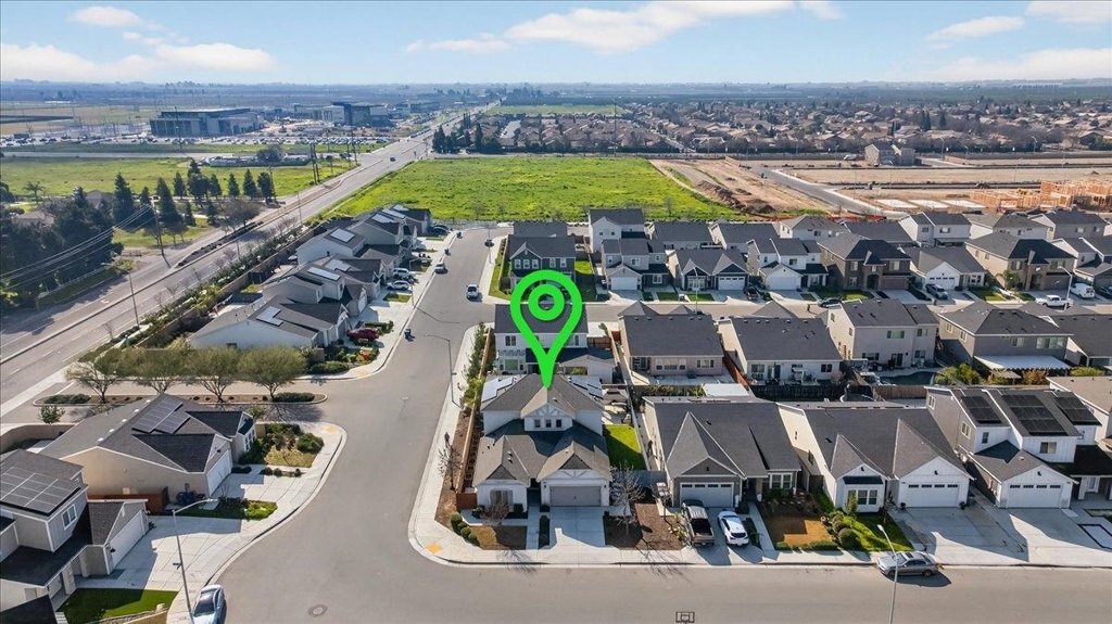 5986 5986 E Pitt Ave, Fresno, CA 93727