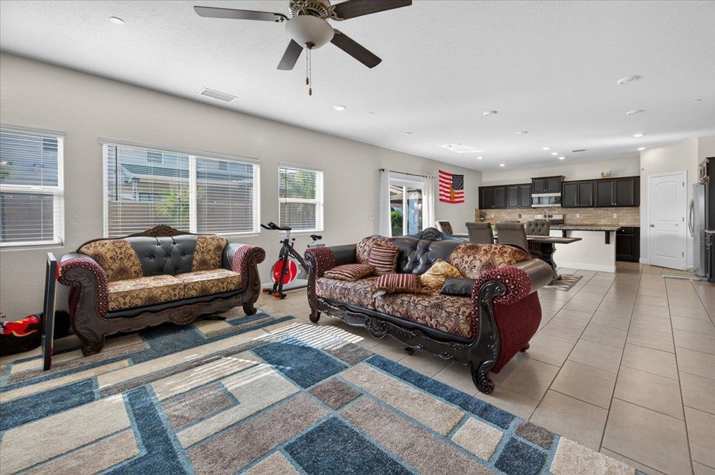 5986 5986 E Pitt Ave, Fresno, CA 93727