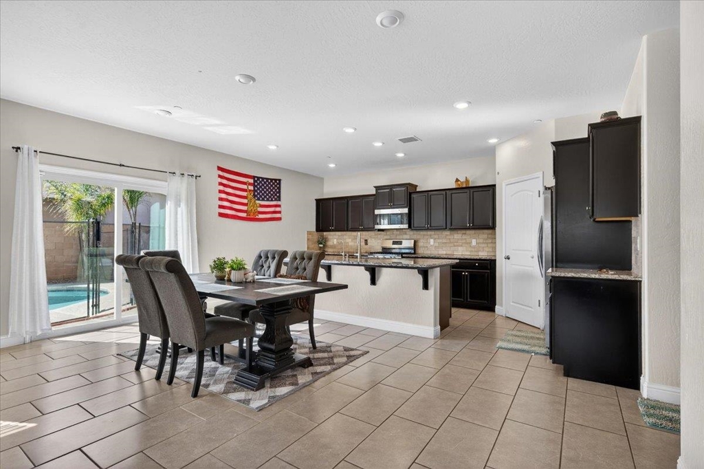 5986 5986 E Pitt Ave, Fresno, CA 93727