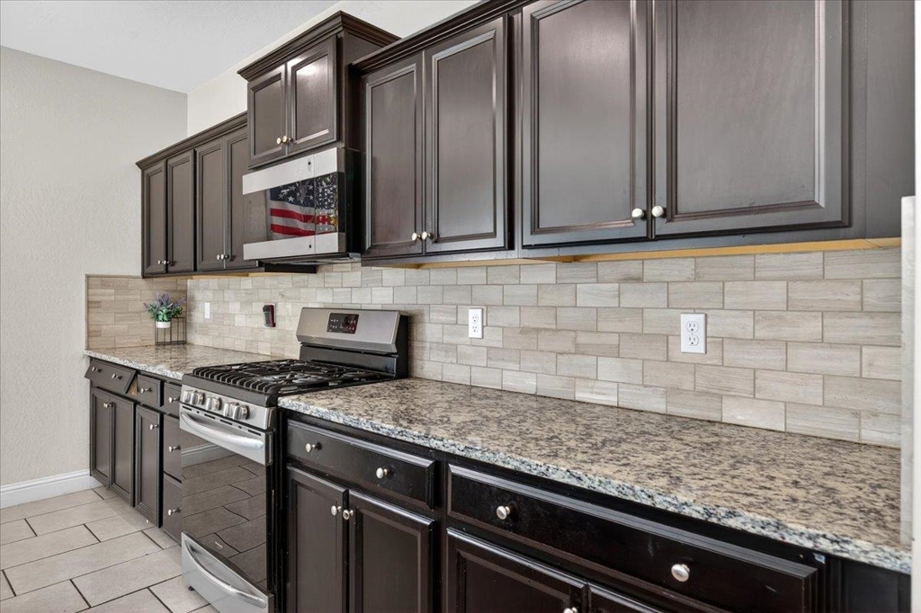 5986 5986 E Pitt Ave, Fresno, CA 93727