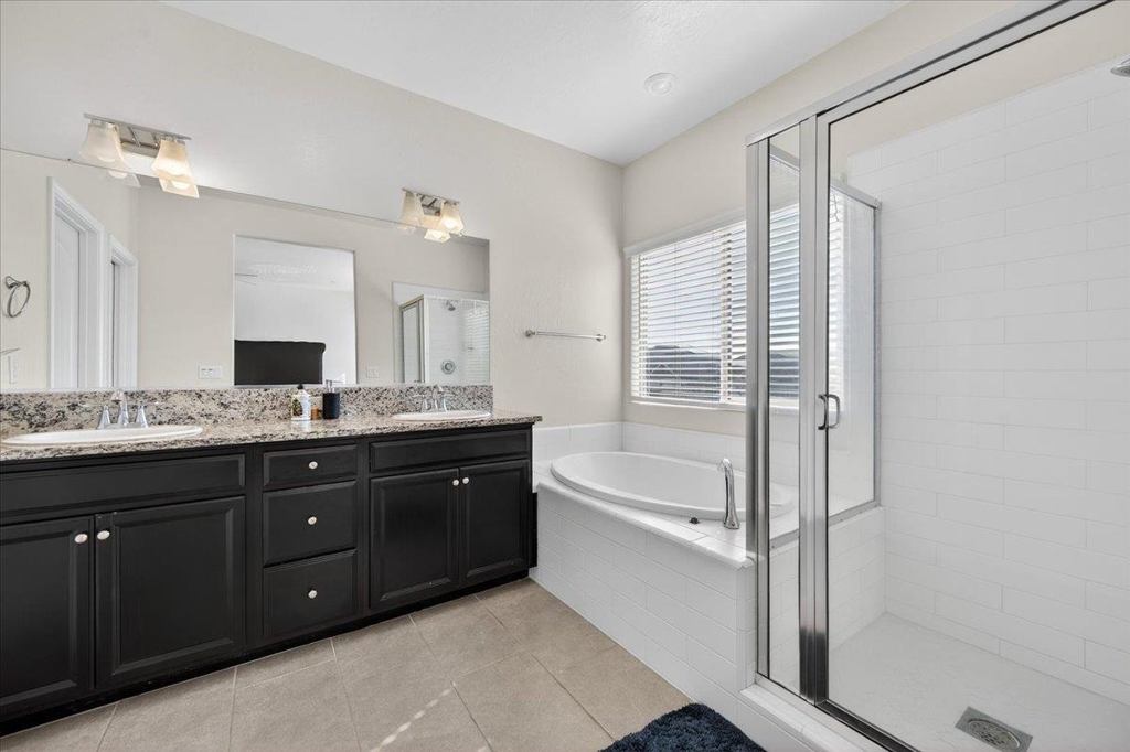 5986 5986 E Pitt Ave, Fresno, CA 93727