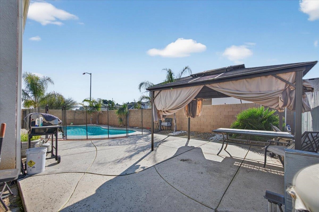 5986 5986 E Pitt Ave, Fresno, CA 93727