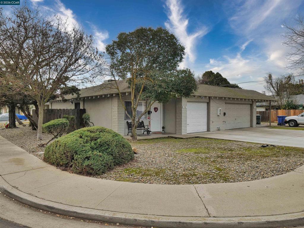 2500 Haddon Avenue, Modesto, CA 95354-3127