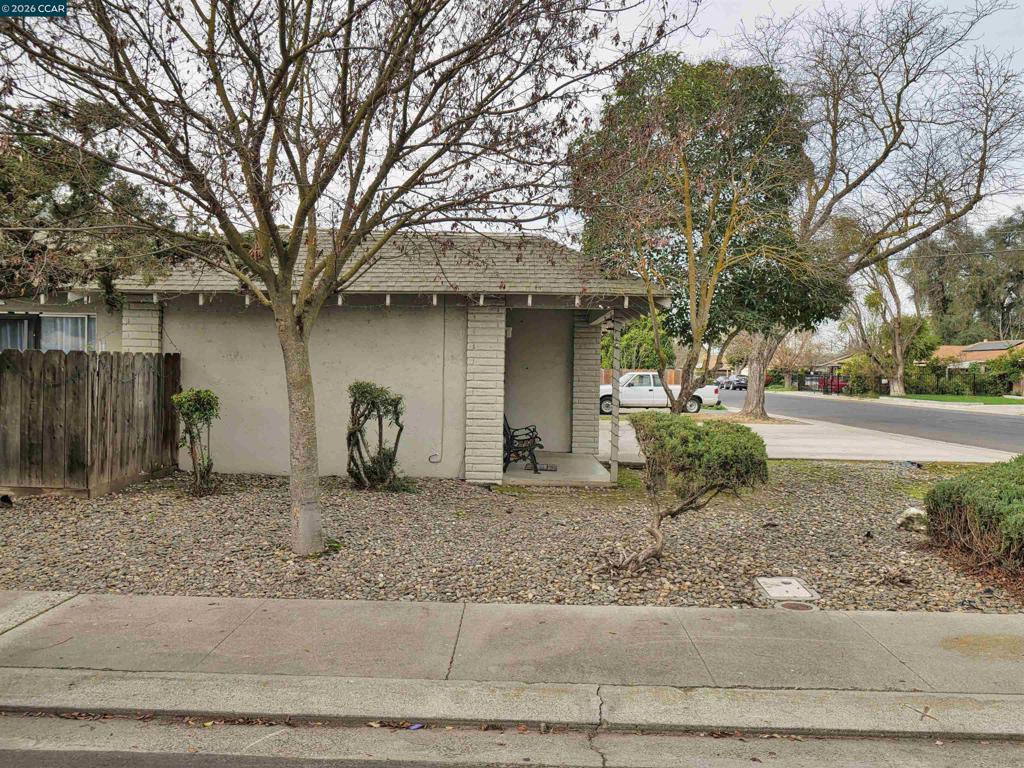 2500 Haddon Avenue, Modesto, CA 95354-3127