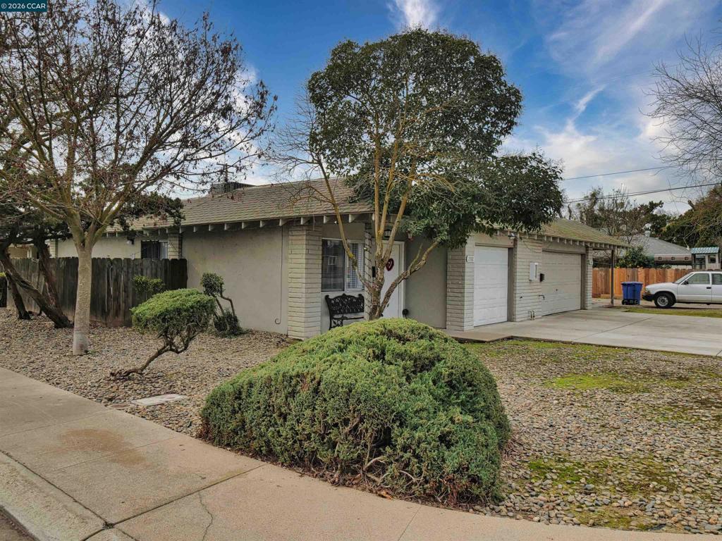 2500 Haddon Avenue, Modesto, CA 95354-3127