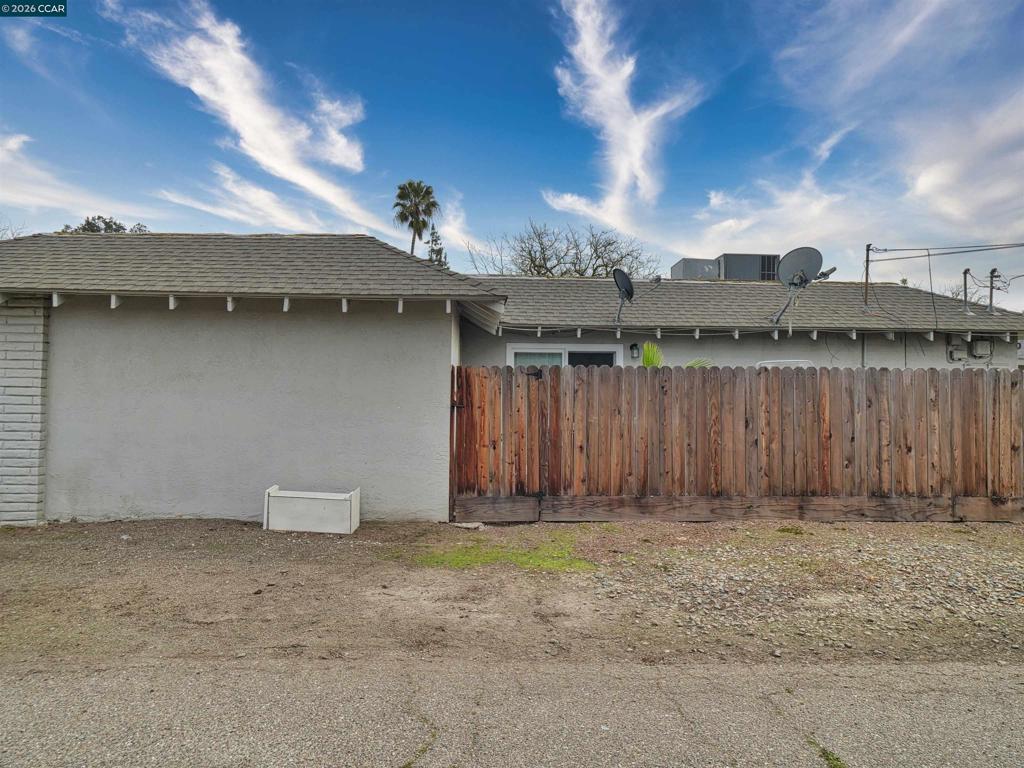 2500 Haddon Avenue, Modesto, CA 95354-3127